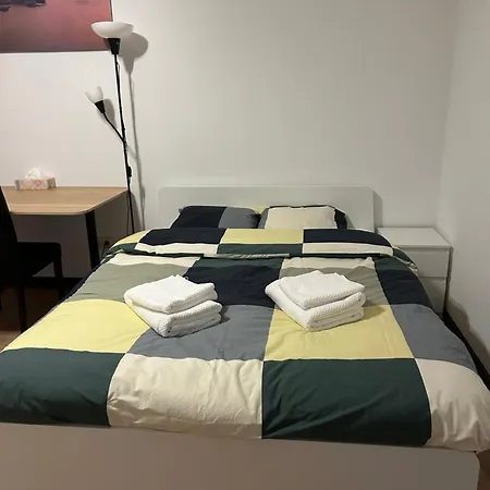 Capsule hotel Double Chez Zhang